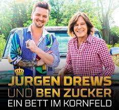 Sommerabend über blühendem land, schon seit mittag stand ich am straßenrand. Urgen Drews Veroffentlicht Seinen Grossten Hit Ein Bett Im Kornfeld Im Duett Mit Ben Zucker Nordnews De