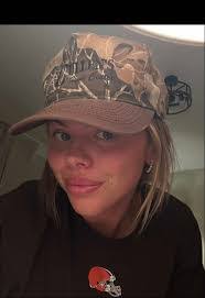 Beth Goodsell's Instagram, Twitter & Facebook