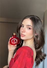 Explore Sexual Oud Rouge: A Feminine Fragrance Delight