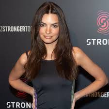 Now we're asking, what's the best way to hold a baby and does emrata. Emily Ratajkowski Breastfeeds Her Beautiful Boy Sylvester In New Pic E Online Deutschland