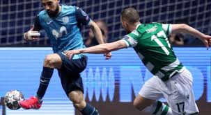 O futsal só foi adoptado oficialmente pela uefa em 2002, cabendo ao sporting a honra de representar portugal e, simultaneamente, organizar a primeira fase final para os clubes campeões. 8apxicekf9bwem