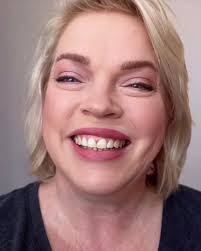 Happy Birthday Janelle enjoy your special day with your family and other  Sister wives.🎂🎁🎉❤️