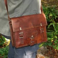 Bandoulière réversible et interchangeable pour sac à main, en cuir de vachette avec motif python jaune blanchi, made in italy. Sacoche Cartable En Cuir Vintage