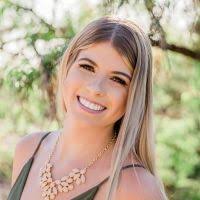 Alyssa Lay's Instagram, Twitter & Facebook