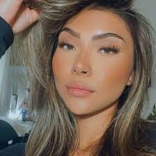 Carli Price's Instagram, Twitter & Facebook