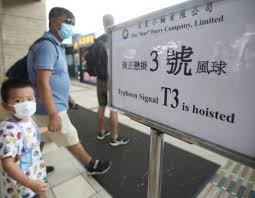 (澳門電台消息) 1號風球仍然生效，氣象局於下午 2時半改發 3號風球。 氣象局預測本澳風力將會增強，在下午 2時，熱帶風暴 查帕卡集結在本澳西南偏南約 120 公里，正緩慢向西北偏北移動。預料明日(20日)凌晨至早上發出 8號風球的機會是較低至中等。 çƒ­å¸¦é£Žæš´æ¥è¢­é¦™æ¸¯å'3å·é£Žçƒ é©¬æ¥è¥¿äºšè¯—åŽæ—¥æŠ¥æ–°é—»ç½'