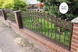 Ferforje Duvar Ustu Korkuluk 05321765303 Fence Gate Design Gates And Railings Brick Fence