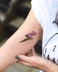 A Top Tattoo Artist In Nyc Reveals The Ink Worth Pinning This Year Tiny Tattoos For Women Top Tattoos Tattoo Artists