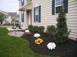 Landscape Around A Patio Of Townhouse Landscaping Side Of House Townhouse Landscaping Landscaping Around House Townhouse Garden