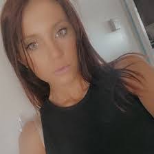 Amber Follett's Instagram, Twitter & Facebook