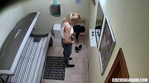 Ich masturbiere in der luft beim gleitschirmfliegen. Blonde Hottie Secretely Masturbating In Public Solarium Omg Teens