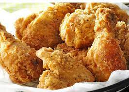 Balut ayam dengan campuran tepung dan corn flakes. Ini 6 Tip Kalau Korang Nak Ayam Goreng Salut Tepung Rangup