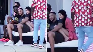 Kendall jenner, ben simmons ringin' in 2020 together. Kendall Jenner Ben Simmons Pda Photos Of Couple At Kardashians July 4th Party Hollywood Life