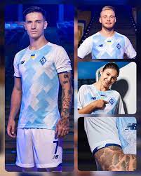 Играе във висшата лига на украйна и винаги е играл на топ нивото на. Kiev Eto My Dinamo Predstavilo Novuyu Formu V Stile 90 H Foto Novosti Ukrainy Sport Liga Net