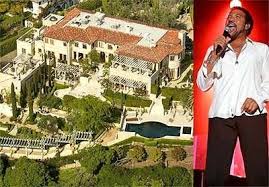 Lionel Richie The Megastar Has Sold Over 100 Million Records In His Vastly Prolific Career Celebrity Mansions Celebrity Houses Celebrity Houses Mansions
