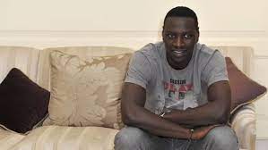 Januar 1978 als sohn seines sohnes geboreneltern in yvelines, frankreich. Omar Sy Frau Kinder Filme Der Lupin Star Im Faktencheck
