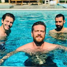 64,107 likes · 70 talking about this. Engin Ozturk Ve Boran Kuzum Dan Havuz Pozu