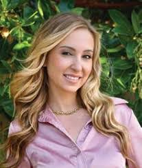 Jennifer Watterson's Instagram, Twitter & Facebook