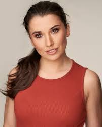 Laura Chard's Instagram, Twitter & Facebook