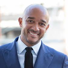 L'artiste Patrick Debrock et toute l'équipe de la galerie Claes remercie  les nombreux visiteurs pour leur présence à l'exposition.Ç'aura été grâce à  vous tous un merveilleux moment d'échanges et de rires! Merci !