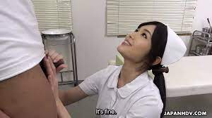 診察室で働く日本人ブルネット看護師あおいしの口内無修正。 | xHamster