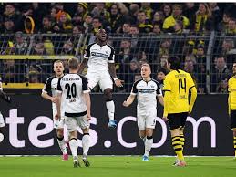 Here you can easy to compare statistics for both teams. Liveticker Borussia Dortmund Sc Paderborn 07 3 3 12 Spieltag Bundesliga 2019 20 Kicker