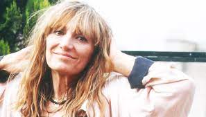 La giornalista ha tenuto a specificare che: Addio A Piera Degli Esposti La Regina Scalza Si E Spenta A 83 Anni Dilei