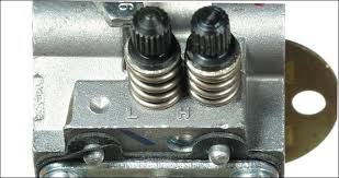Simple concise tune up adjustment for a stihl, poulan, homelite or husqvarna chainsaw carburetor. Chainsaw Won T Idle
