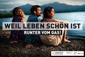 5 years ago5 years ago. Scholz Friends Sorgt Mit Neuen Runter Vom Gas Motiven Fur Aufmerksamkeit