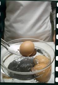 L'uovo bollito o uovo sodo. Come Cucinare Le Uova Sale Pepe