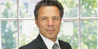 Dominique Benoit : "Les marchés boursiers resteront volatils"