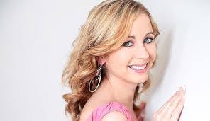 Serena Roman's Instagram, Twitter & Facebook