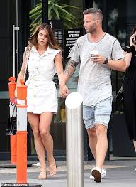 Jake edwards (youtuber) was born on the 28th of march, 1996. Jake Edwards And Girlfriend Sophie Guidolin Pack On The Pda In Melbourne Readsector