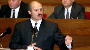 Běloruský prezident alexandr lukašenko je obviněn z využívání migrace k politickému nátlaku na evropskou unii. Z Kolchoznika Jedinym Evropskym Diktatorem Lukasenko Drzi V Belorusku Moc Uz 25 Let Irozhlas Spolehlive Zpravy