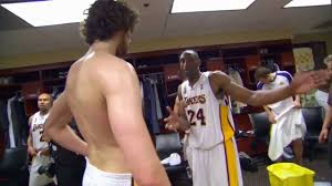 Kobe And Gasol Show Their Teamwork Youtube