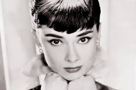 Maybe you would like to learn more about one of these? Audrey Hepburn Stilikone Mit Herz Cosmopolitan