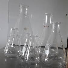 Alat ini memiliki bentuk silinder dan setiap garis penanda pada gelas ukur mewakili jumlah cairan yang telah terukur. Fungsi Dan Jenis Alat Gelas Laboratorium Jagad Kimia