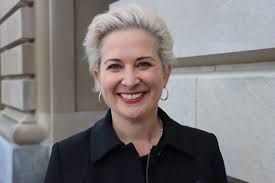 Kim Reeder's Instagram, Twitter & Facebook