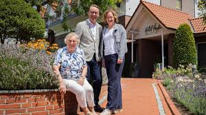 Sara Brooks Free Pics - Explicit Collection!