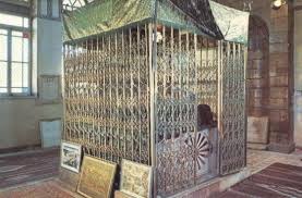 صور مقبرة باب الصغير في دمشق Home Decor Decor Room Divider