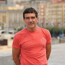 View antônio bandeira biographical information, artworks upcoming at auction, and sale prices from our price archives. Ator Antonio Banderas Testa Positivo Para Covid 19 E Comemora Aniversario De 60 Anos Isolado Tnh1