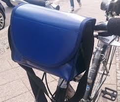 Fahrradtaschen Lenkertasche Fahrradtasche Ein Designerstuck Von Taschenmacherei Bei Dawanda Mit Bildern Fahrradtasche Lenkertasche Taschen