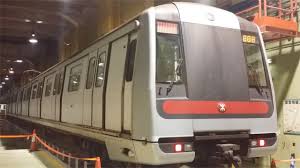 這裡的車廂是指火車或電車的一節車廂，也就是火車車廂或電車車廂，car 跟 carriage 可說是最常用的說法。 火車的車廂連結起來，前面有個火車頭，整體就被稱為 train。 載人的車廂(火車或電車) = passenger car = coach. æ¸¯éµ70å„„è³¼78åˆ—æ–°è»Šæ–°è»Šå»‚è¨­è¨ˆæ›å…‰ å³æ™‚æ–°èž æ¸¯æ¾³ On Ccæ±ç¶²
