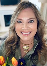 Dee Wise's Instagram, Twitter & Facebook