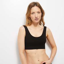 Elles sont disponibles en plusieurs modèles, coloris et tailles : Brassiere En Coton Noir Monoprix Femme Monoprix Fr