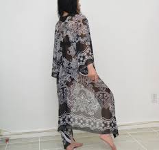 Black And White Kimono Duster Black White Kimono Motif Print Robe Mother Day Kimono Hot Topic Style Robe Free Flowing Robe Feminine Topper Cardigan Duster Printed Robe White Kimono Fashion