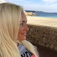 Daniela katzenberger hat geschafft, was nur wenigen gelingt: Von Wegen Naturlich Blond Daniela Katzenberger Zeigt Ihre Wahre Haarfarbe Gala De