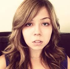 Yes, jennette mccurdy has siblings. Jennette Mccurdy Without Makeup Looks Very Beautiful Jennifer Aniston Style Jeannette Mccurdy Long Blonde Curly Hair