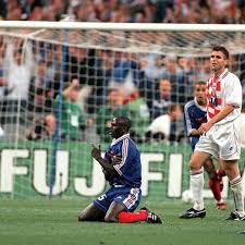 Defender who helped lead the french national team to their first world cup title in 1998. Lilian Thuram France 98 C Etait Il Y A Vingt Et Un Ans La Victoire Des Bleus Elle