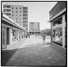 Järvafältet ligger på gångavstånd från husby centrum och är idealt för promenader och cykelturer. Husby In The 70 S